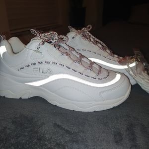 FILA ladies disarray sneaker white NWOT